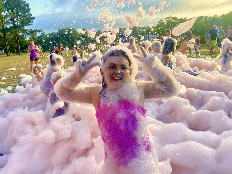 STL Bubble Van Offers Foam Parties for Gender Reveals